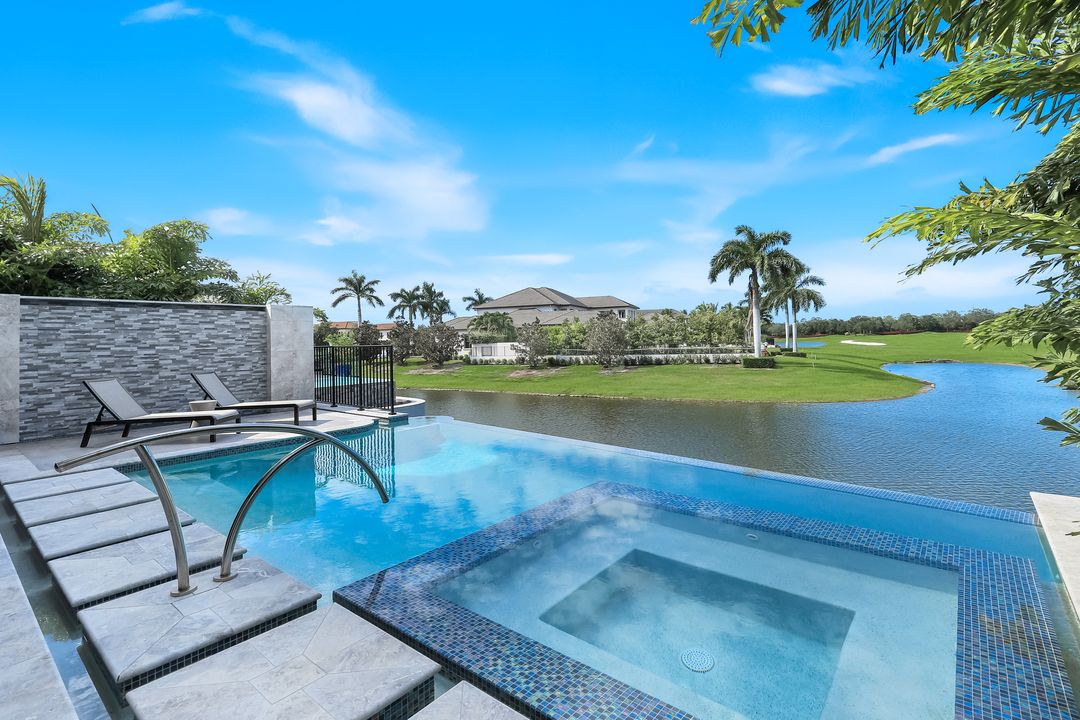 16647 Isola Bella Ln, Naples, FL 34110