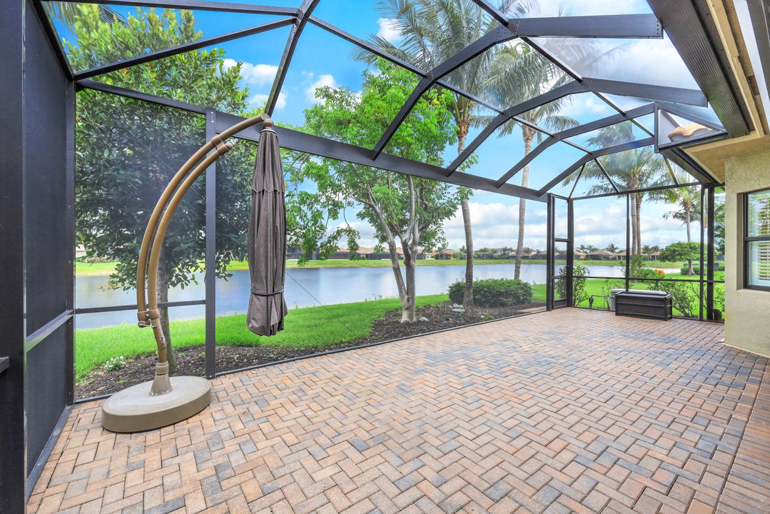 2777 Cinnamon Bay Cir, Naples, FL 34119