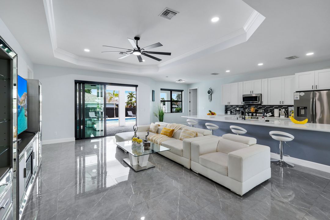 2419 Country Club Blvd, Cape Coral, FL 33990