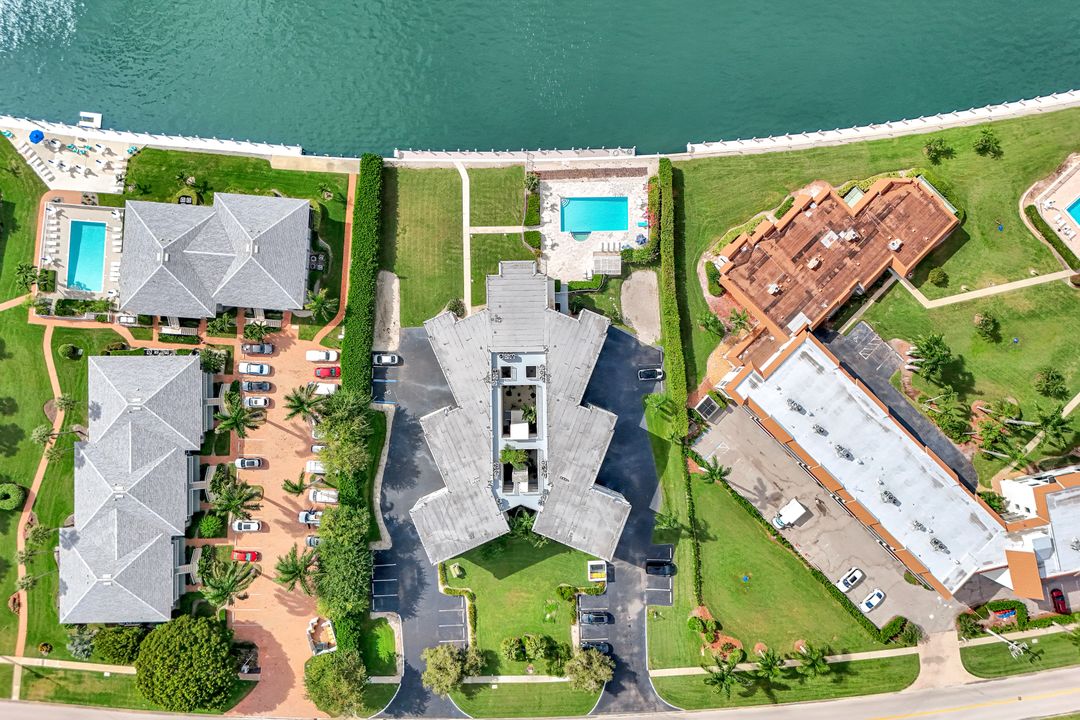 710 W Elkcam Cir #204, Marco Island, FL 34145