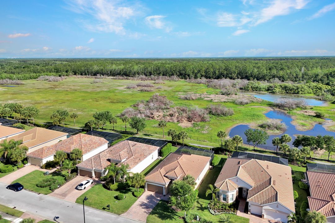 9311 Fieldstone Ln, Naples, FL 34120