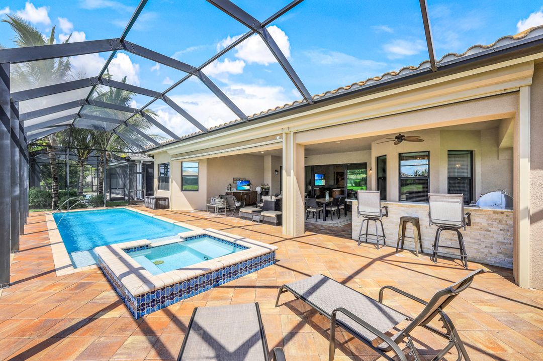 4679 Azalea Dr, Naples, FL 34119