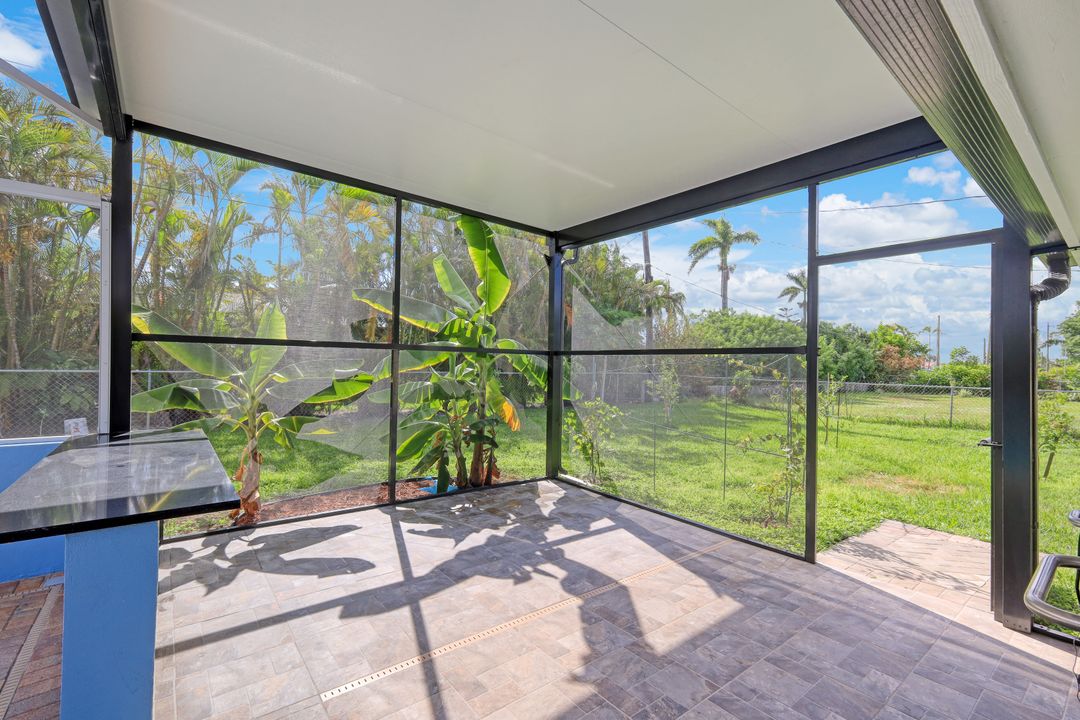 5211 Pocatella Ct, Cape Coral, FL 33904