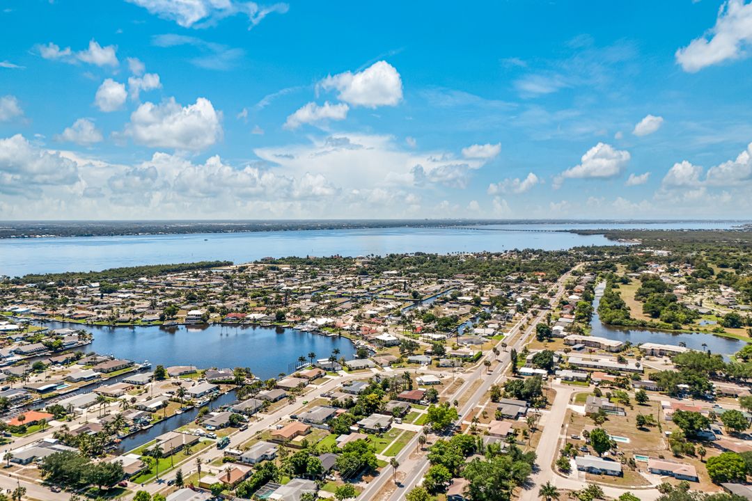 4530 Vinsetta Ave, North Fort Myers, FL 33903