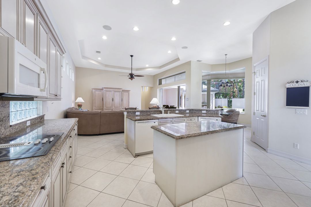 25041 Ridge Oak Dr, Bonita Springs, FL 34134