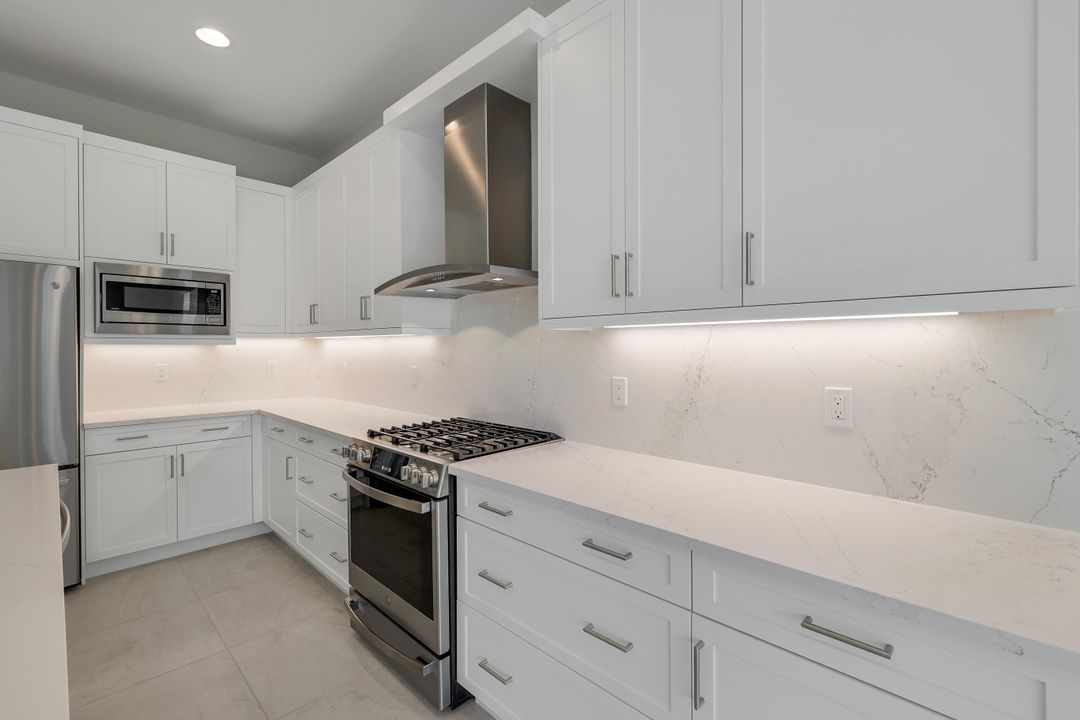 2741 Durham Cir, Naples, FL 34112