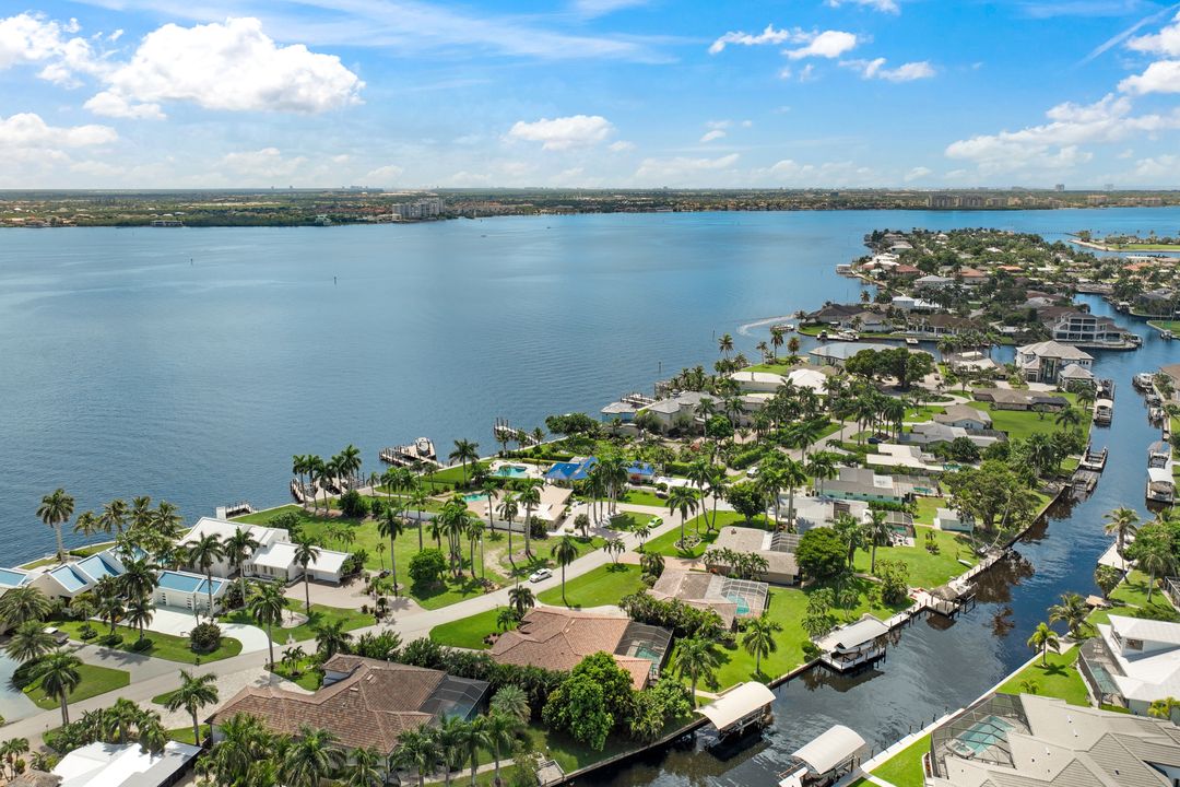 5314 Nautilus Dr, Cape Coral, FL 33904