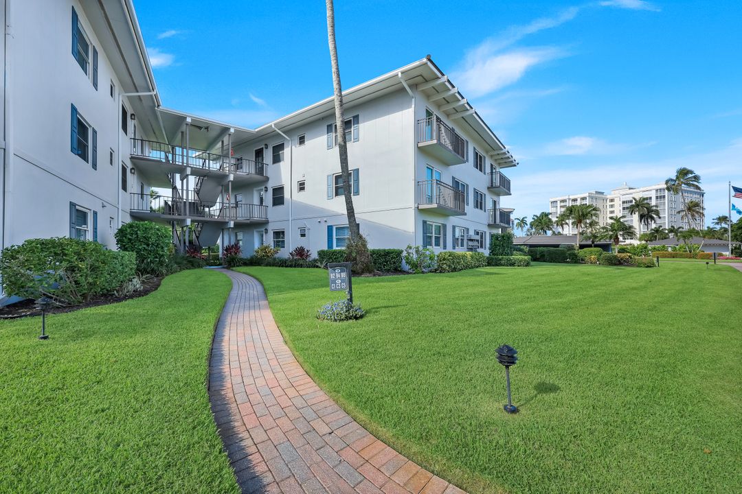 3400 Gulf Shore Blvd N #B2, Naples, FL 34103