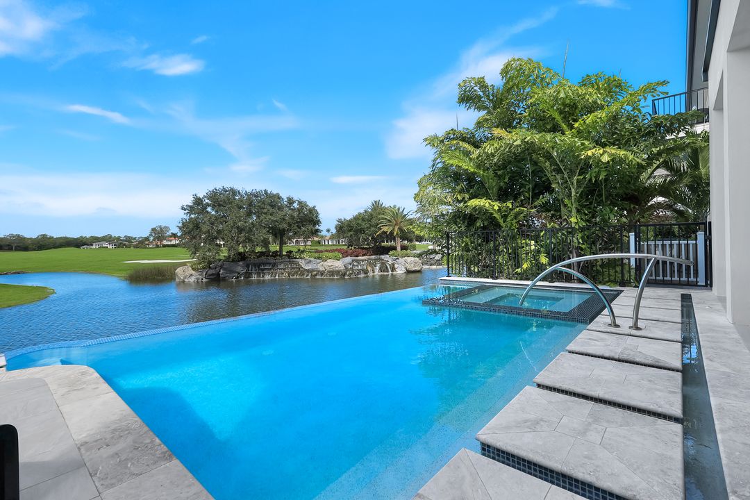 16647 Isola Bella Ln, Naples, FL 34110