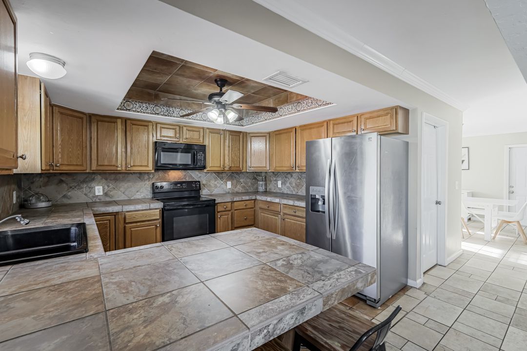 1101 SE 30th St, Cape Coral, FL 33904