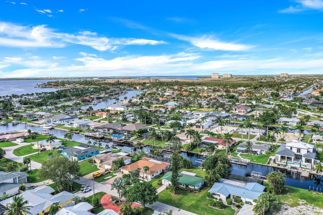 5330 Cocoa Ct, Cape Coral, FL 33904