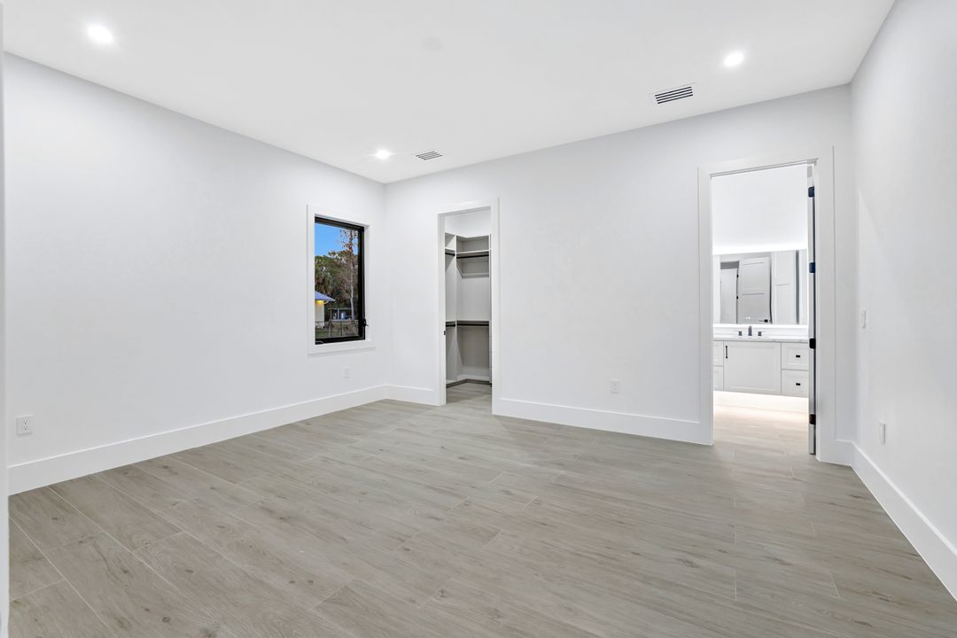 264 13th St NW, Naples, FL 34120