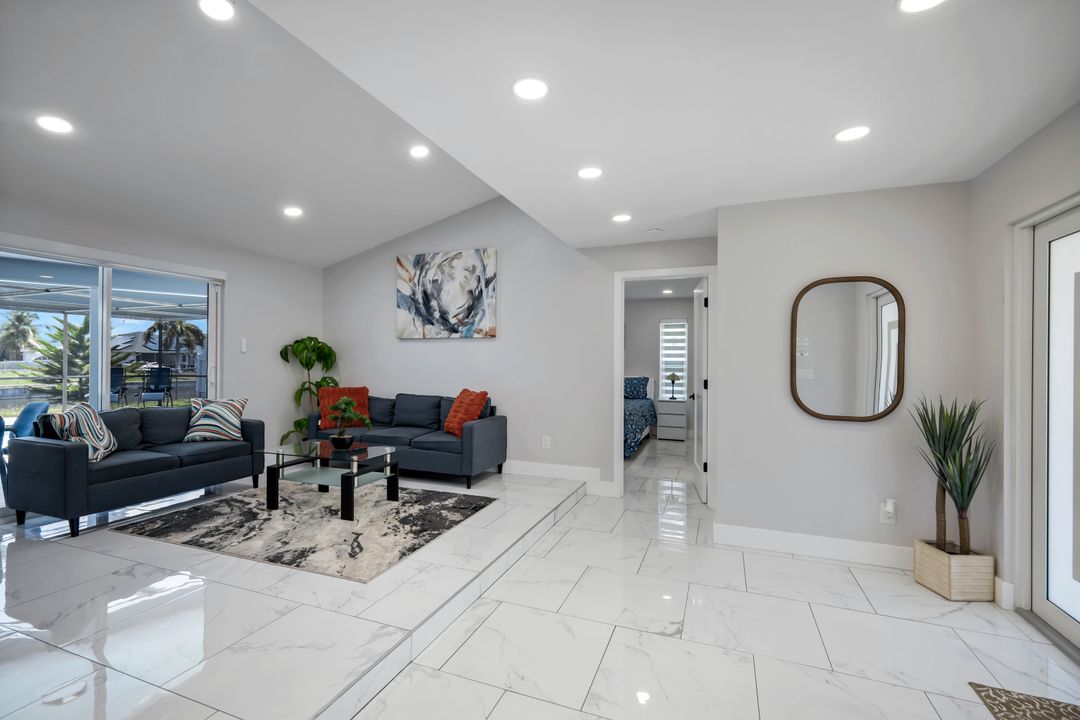 1813 Hancock Bridge Pkwy, Cape Coral, FL 33990