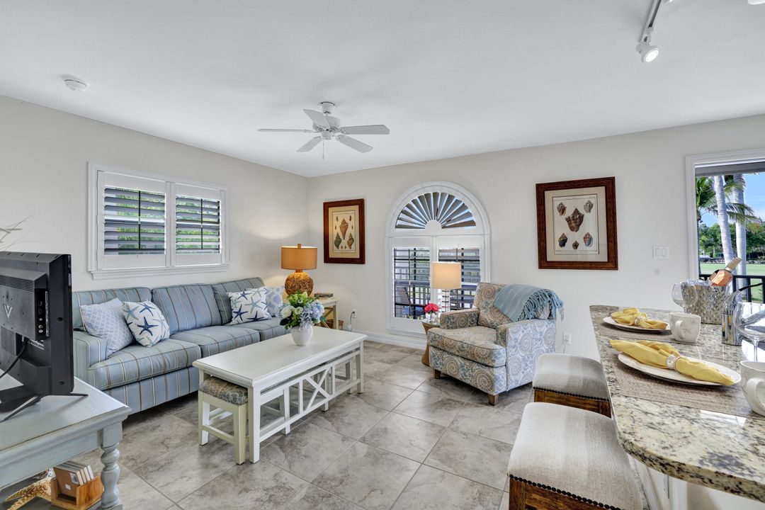 655 8th Ave S #6, Naples, FL 34102