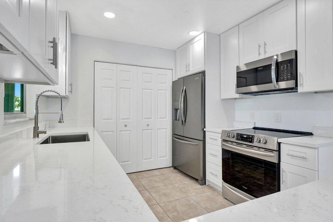 3940 Bennett Ln, Bonita Springs, FL 34134