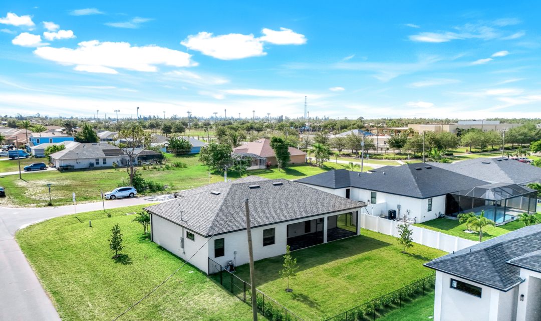 208 SW 29th Ave, Cape Coral, FL 33991