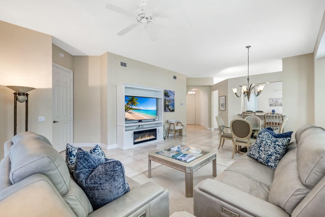820 Bentwater Cir #101, Naples, FL 34108