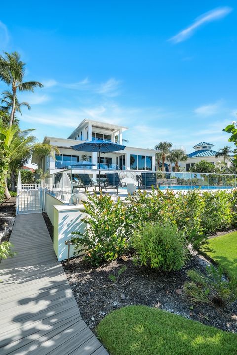 310 Seabreeze Dr, Marco Island, FL 34145