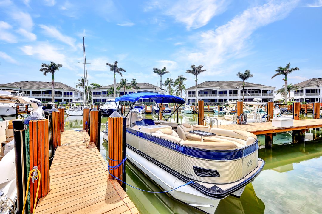 5040 Yacht Harbor Cir #6-201, Naples, FL 34112
