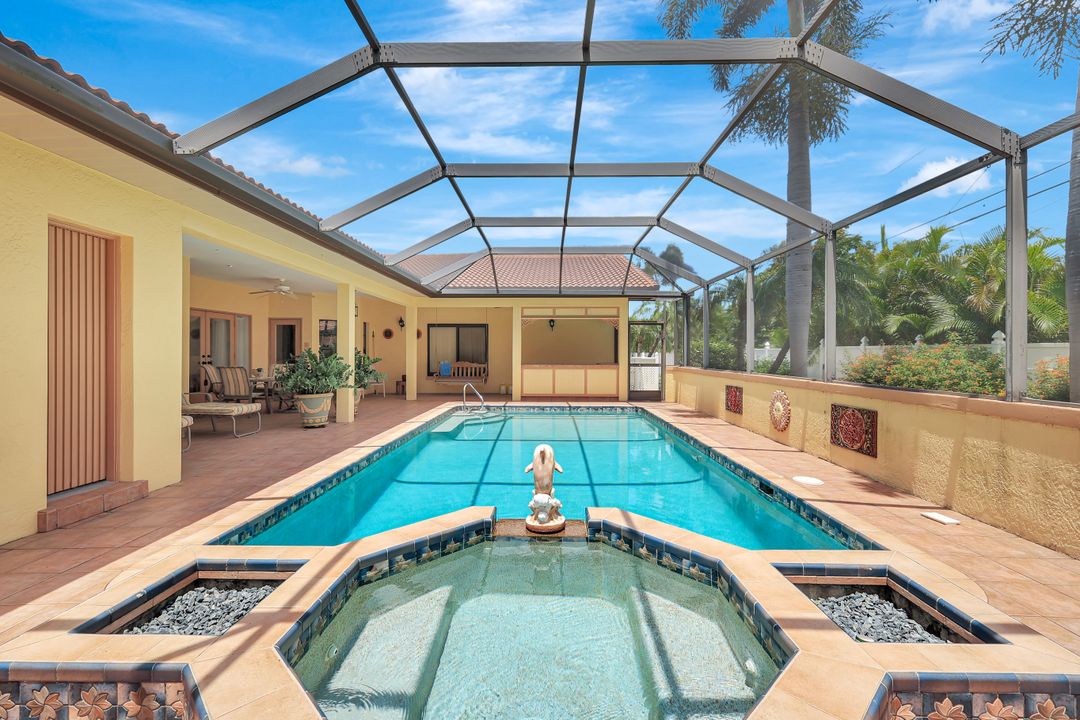 619 SE 18th Terrace, Cape Coral, FL 33990
