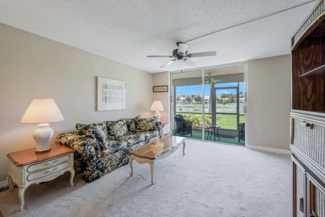 300 Forest Lakes Blvd #104, Naples, FL 34105