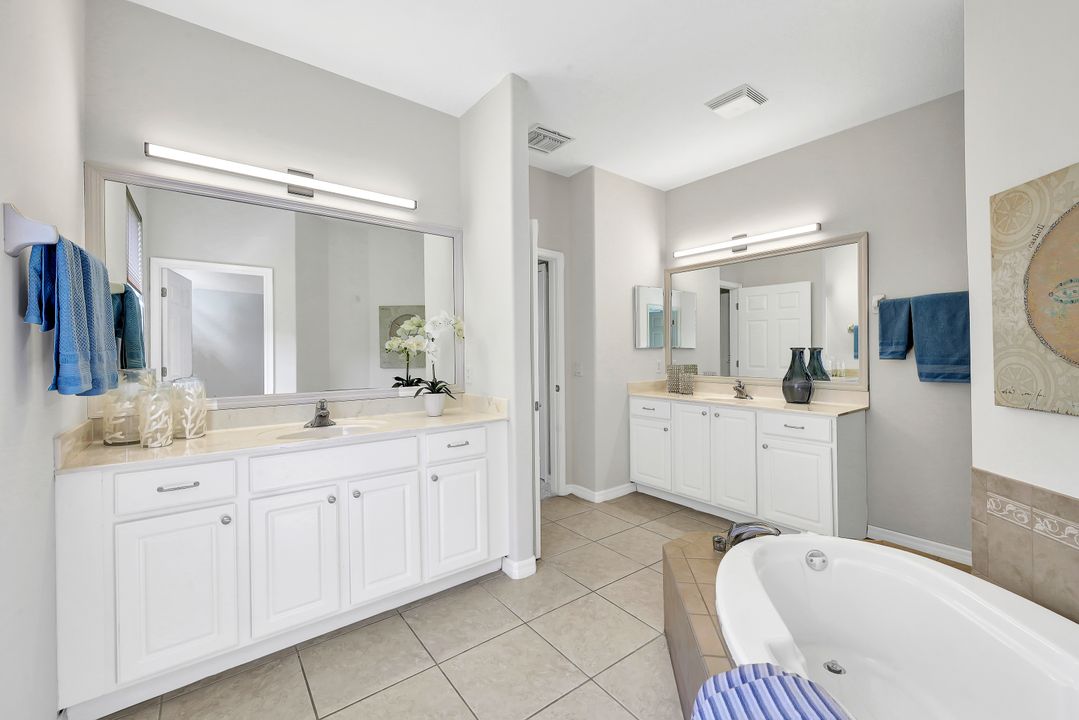 3967 Ruxton Rd, Naples, FL 34116