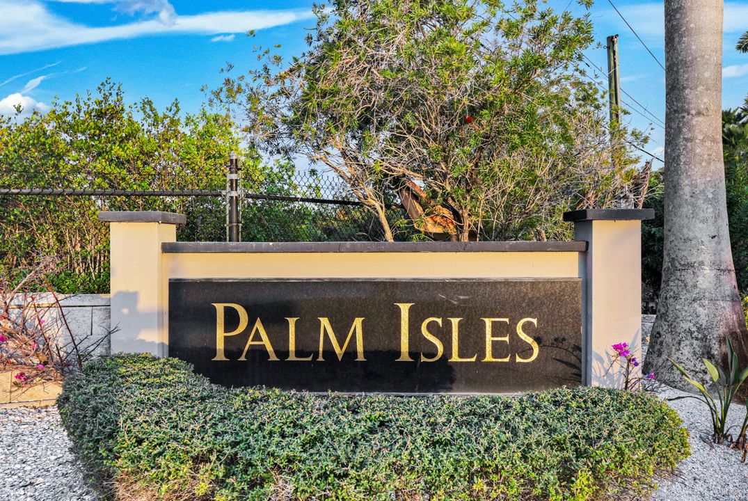 11861 Isle of Palms Dr, Fort Myers Beach, FL 33931
