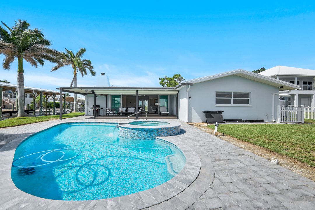 5596 Avenida Pescadora, Fort Myers Beach, FL 33931