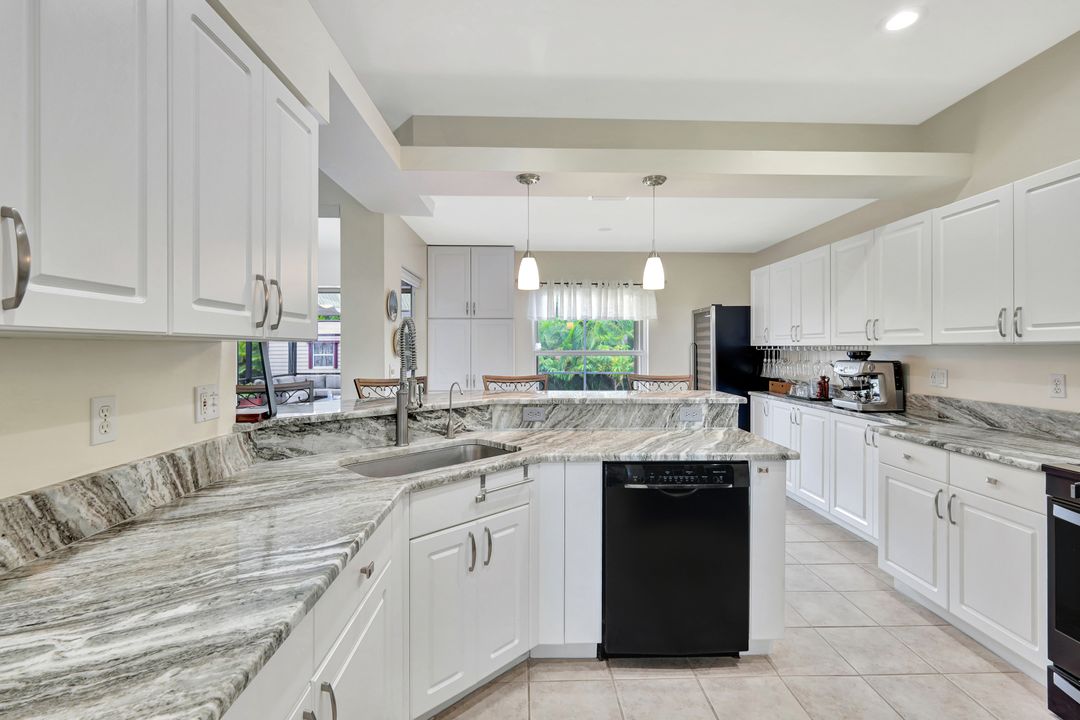 831 SW 17th Terrace, Cape Coral, FL 33991