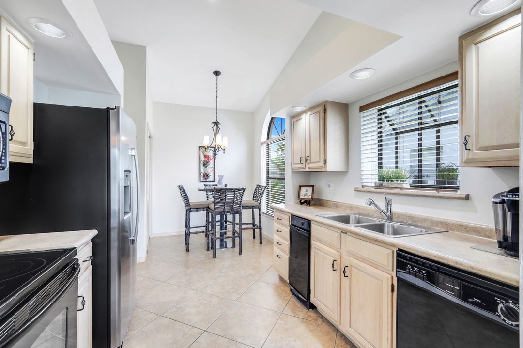 12609 Hunters Ridge Dr, Bonita Springs, FL 34135