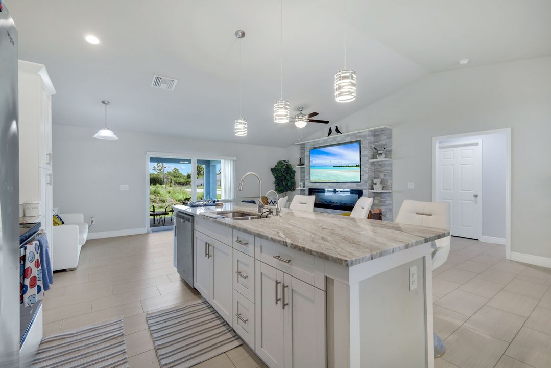 3200 41st St W, Lehigh Acres, FL 33971
