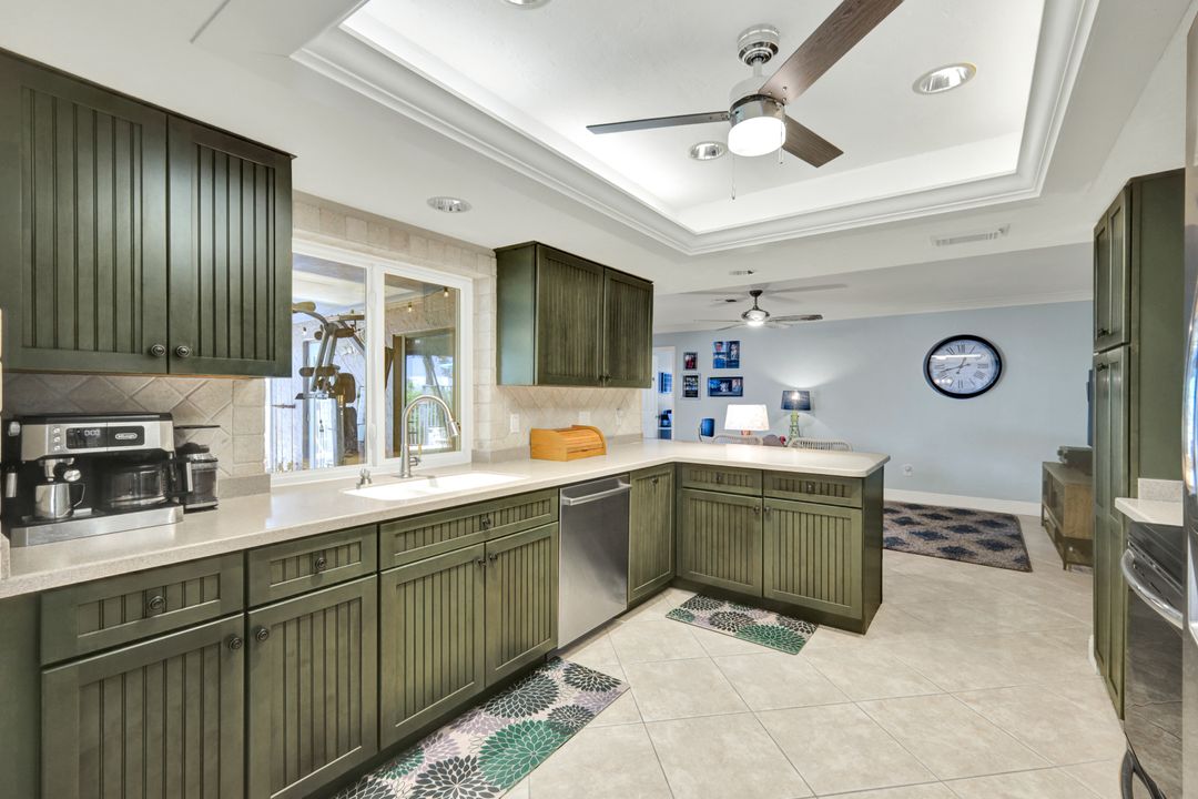 703 SE 33rd Terrace, Cape Coral, FL 33904