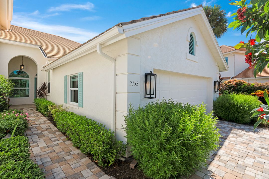 2153 Paget Cir, Naples, FL 34112