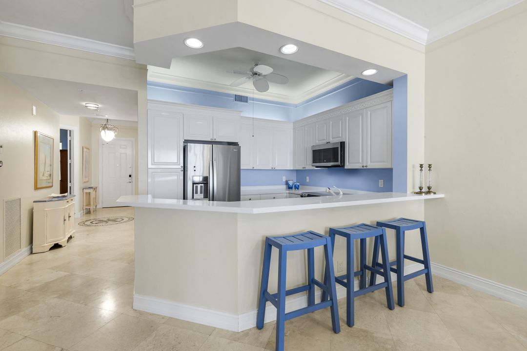 400 Flagship Dr #1206, Naples, FL 34108