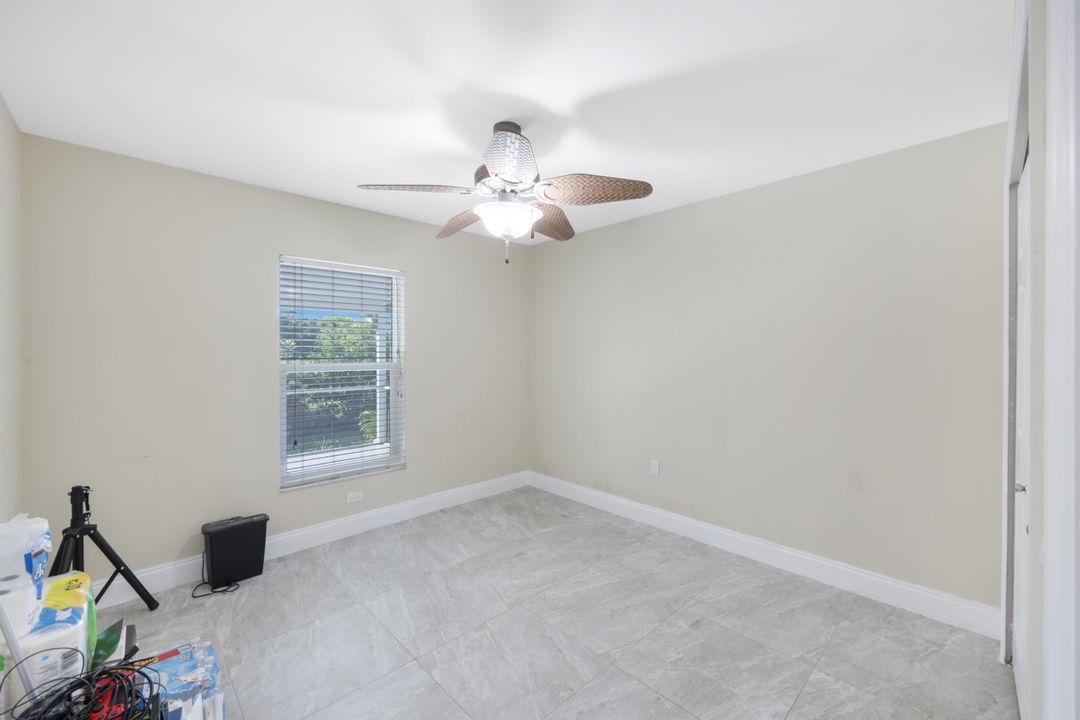 515 Peerless Cir, Lehigh Acres, FL 33974