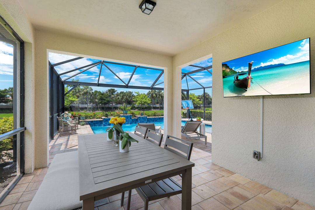 7209 Wilton Dr N, Naples, FL 34109