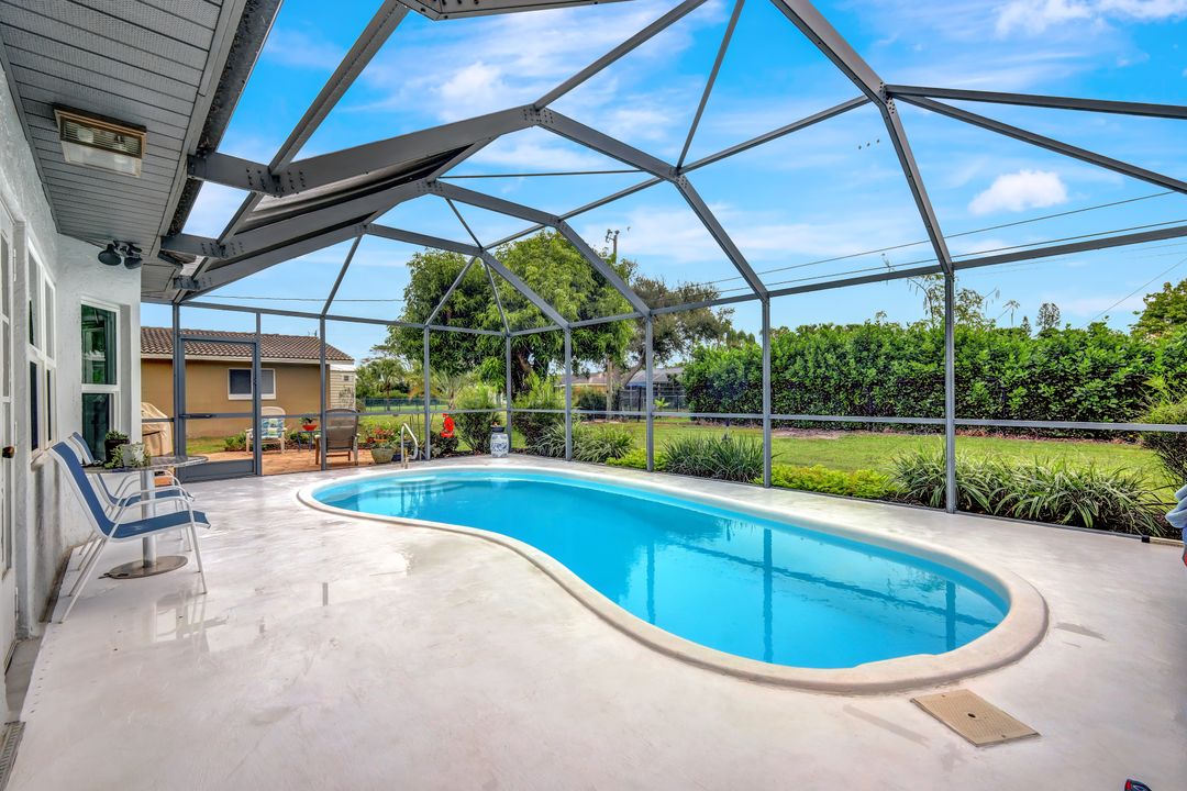 4117 SE 1st Pl, Cape Coral, FL 33904