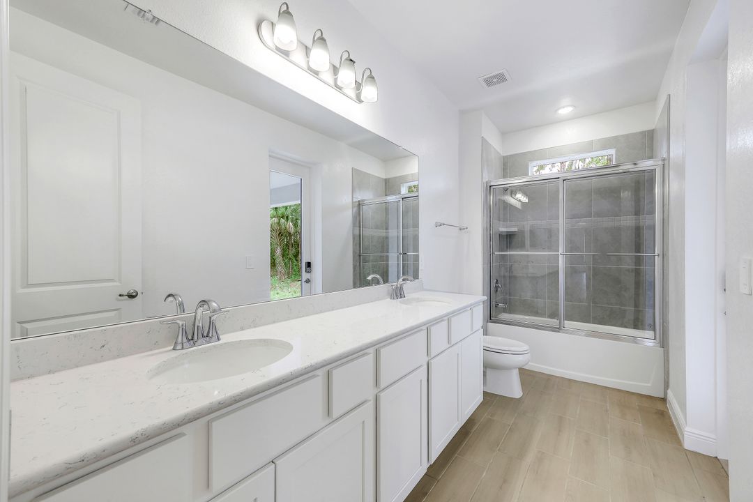 2614 54th Ave NE, Naples, FL 34120