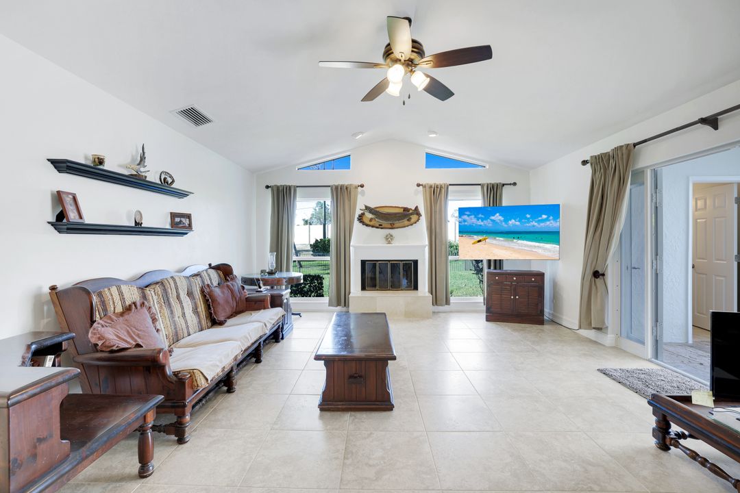 1819 Princess Ct, Naples, FL 34110