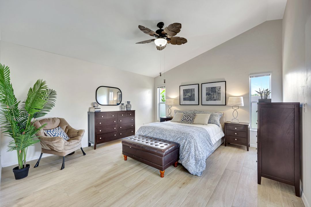 11043 Longshore Way W, Naples, FL 34119