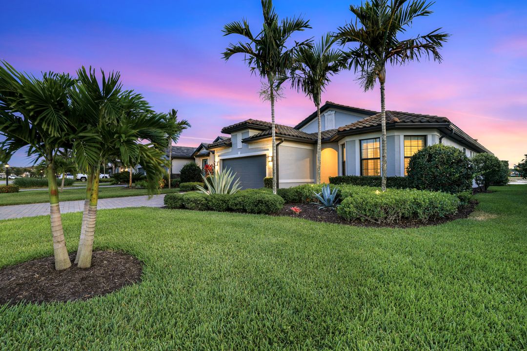 19572 Utopia Ln, Estero, FL 33913