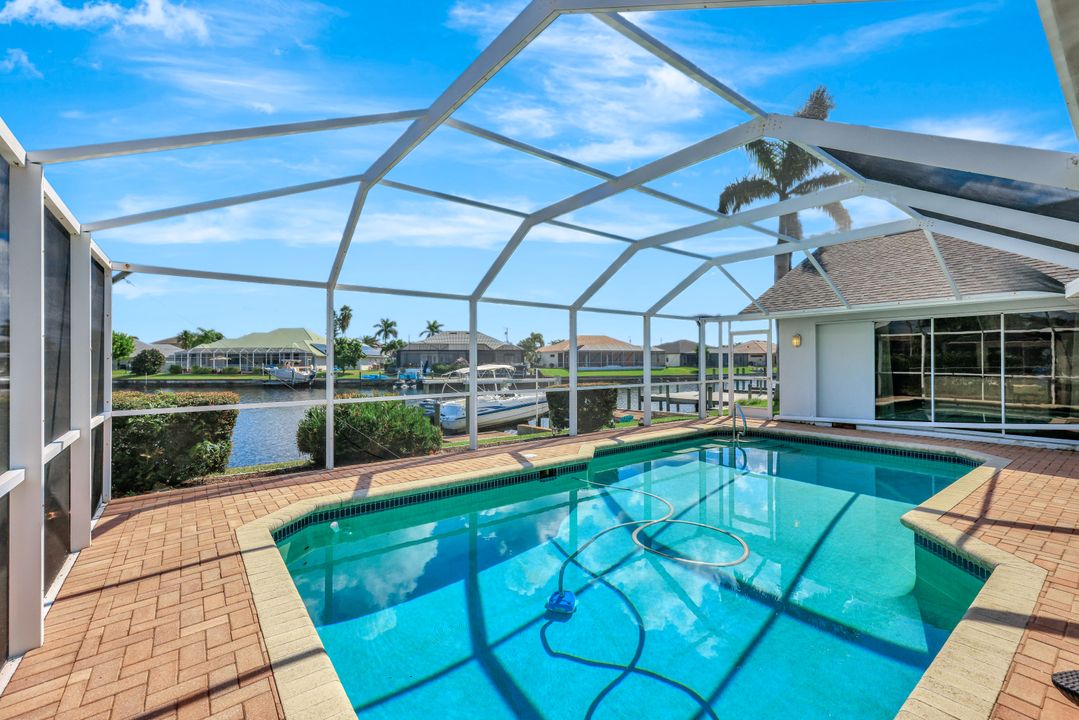 2137 SE 19th Ave, Cape Coral, FL 33990