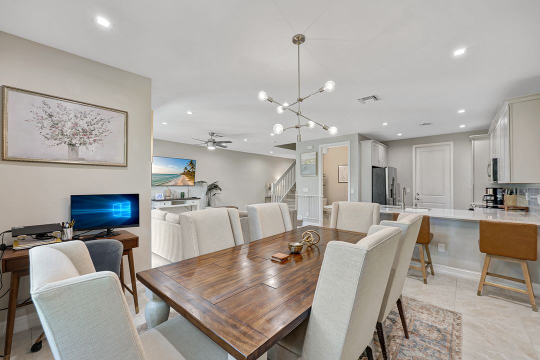 7348 Rockefeller Dr, Naples, FL 34119