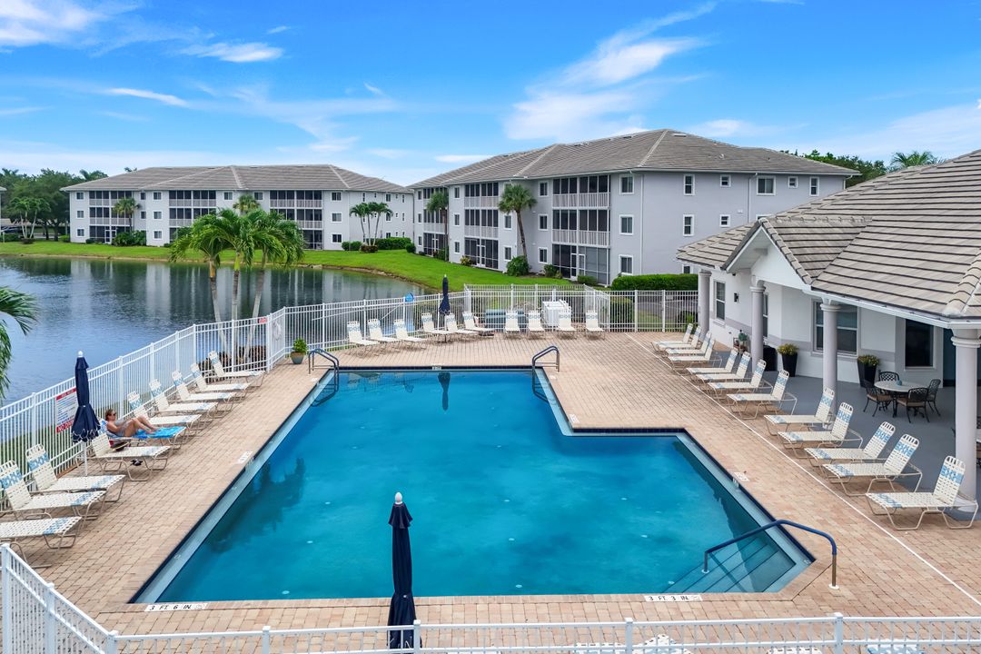 7822 Great Heron Way #201, Naples, FL 34104