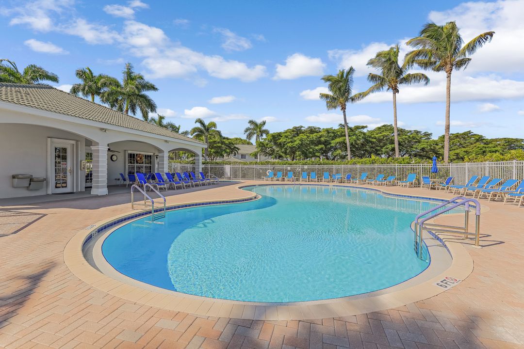 10026 Pacific Pines Ave, Fort Myers, FL 33966