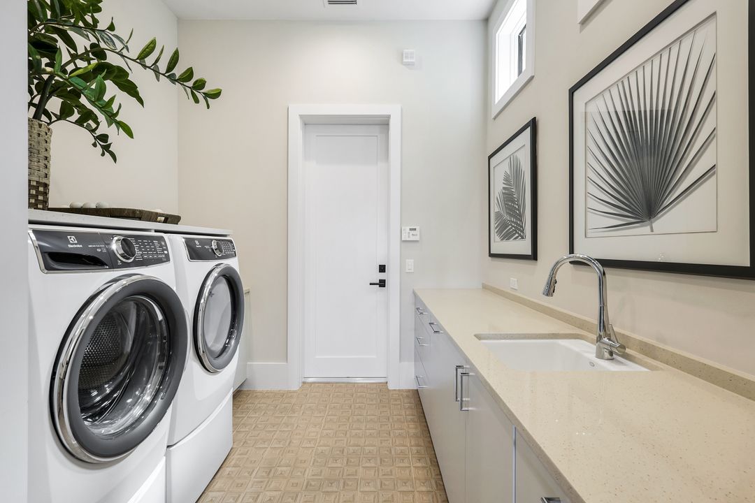 16647 Isola Bella Ln, Naples, FL 34110