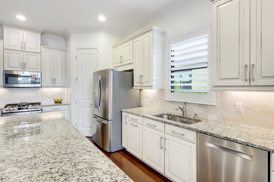 9368 Terresina Dr, Naples, FL 34119