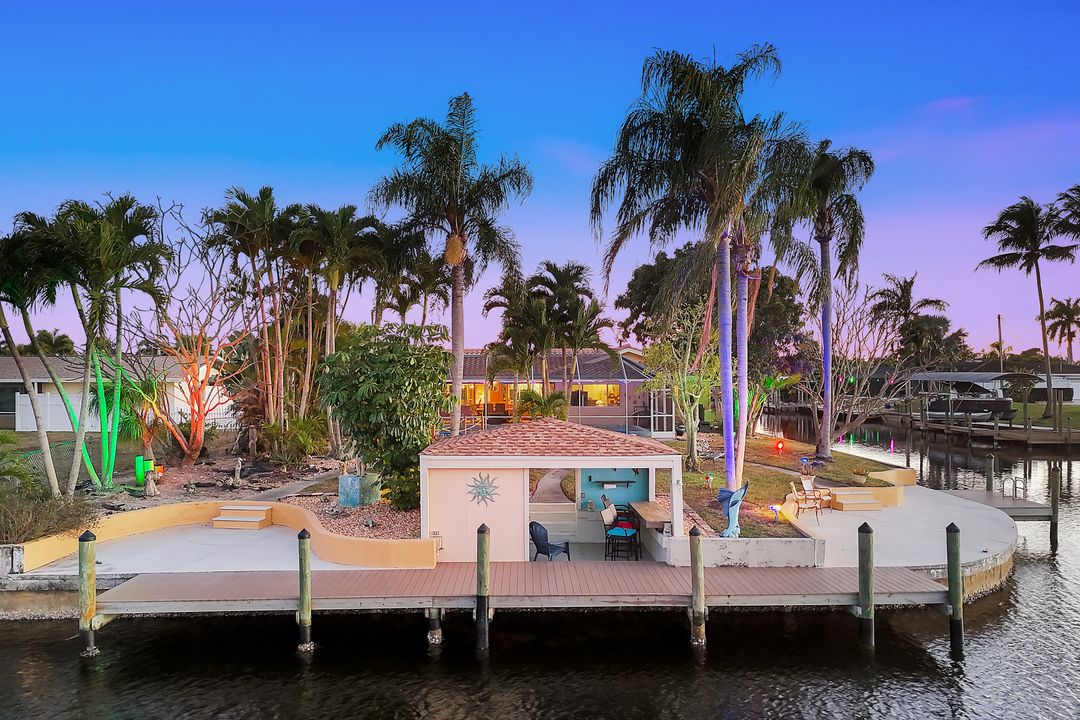 5201 Willow Ct, Cape Coral, FL 33904