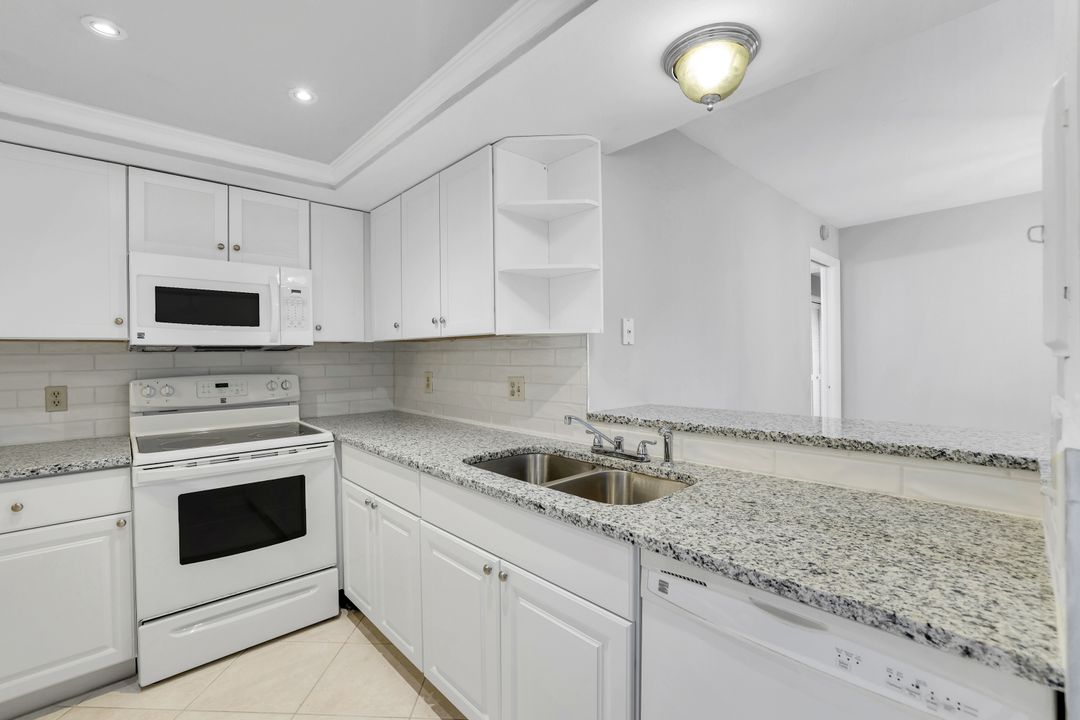 3615 Boca Ciega Dr #110, Naples, FL 34112