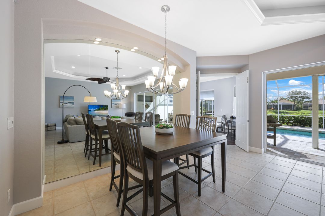 463 Tullamore Ln, Naples, FL 34110